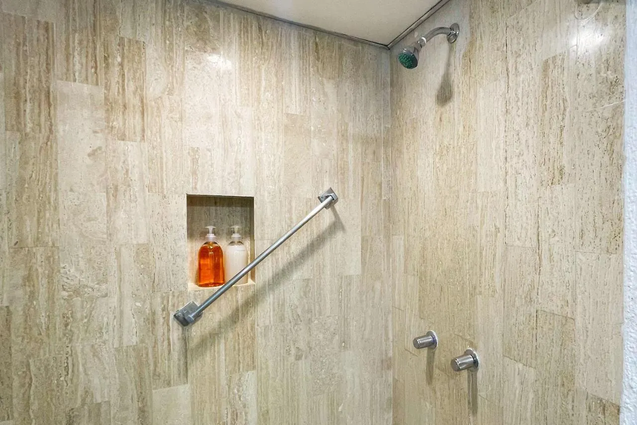 Renovated Studio In Cancun Beach At The Hotel Zone
