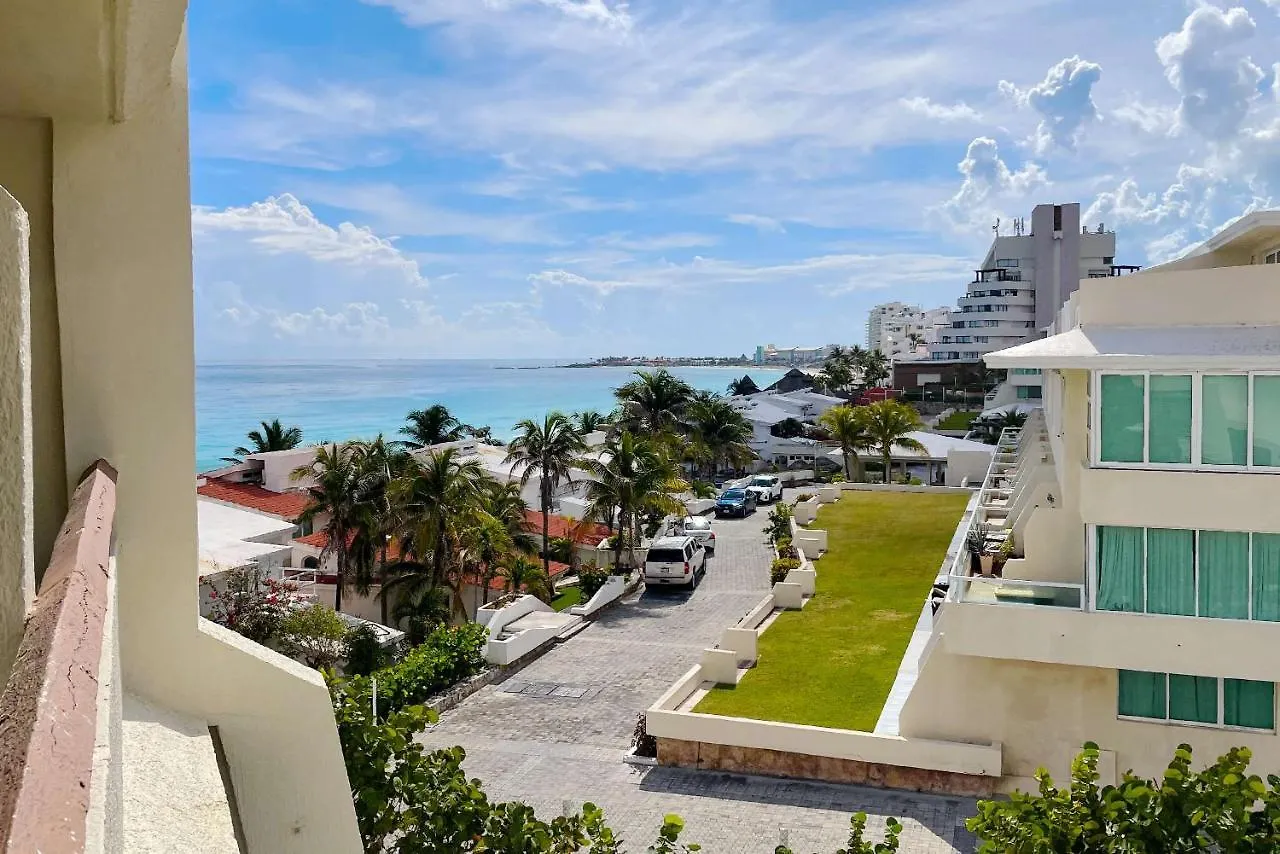 Renovated Studio In Cancun Beach At The Hotel Zone Messico